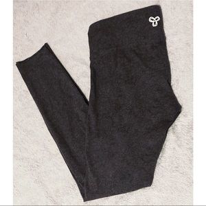 Aritzia TNA full-length tights